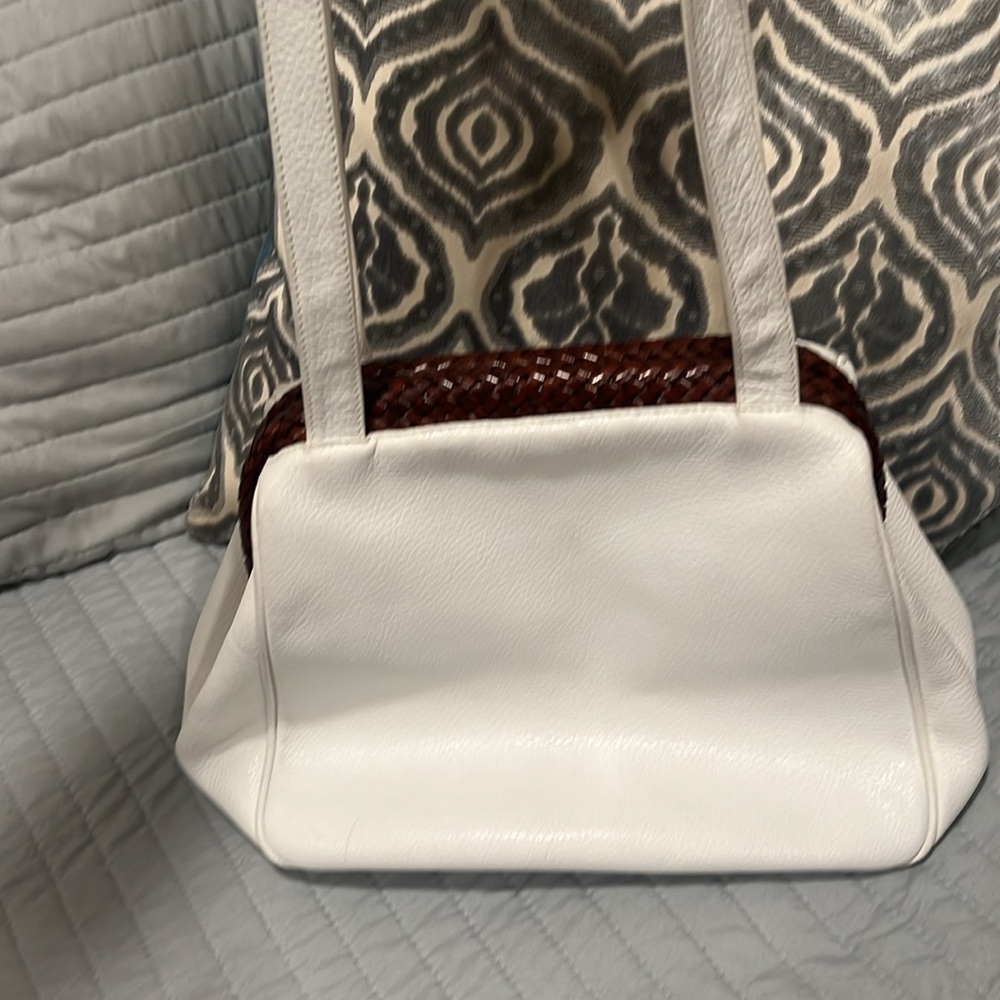 Desmo Italian White Purse w straps - Picture 8 of 9